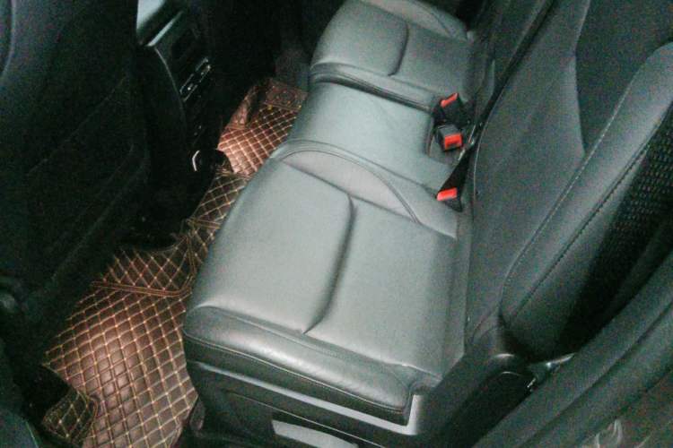 Used  Commander 2018 2.0T Two-Wheel Drive Enjoy Edition China V