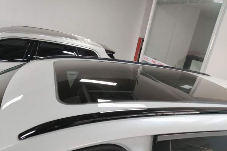 Used Lynk & Co 09 2021 2.0T Halo Six-Seater