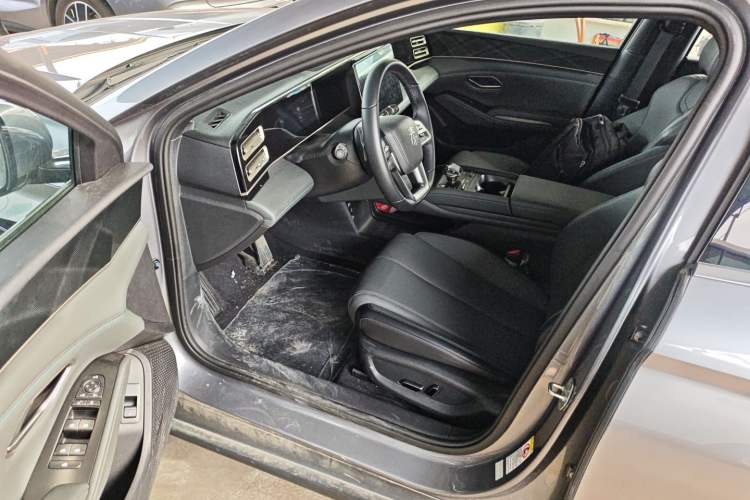 Used BYD Qin L 2025 DM-i Smart Drive 120KM Superior Model