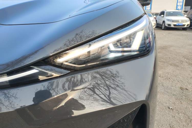 Used Volkswagen ID.UNYX 2024 Pro Long-Range Version
