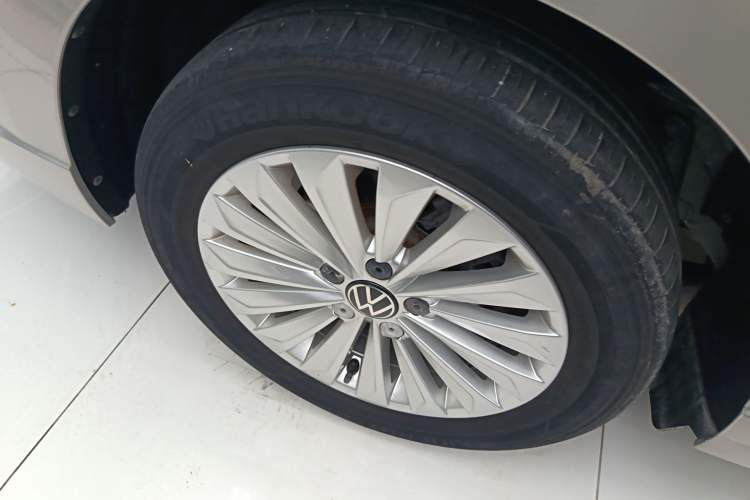 Used Volkswagen Lavida 2021 1.5L Automatic Comfort Edition
