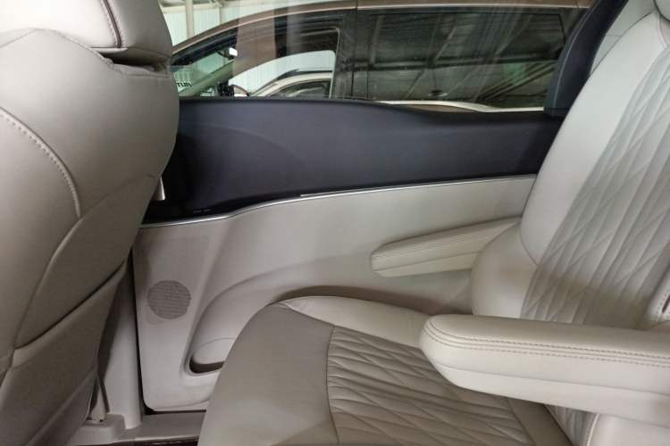 Used Buick GL8 2022 Land Executive Class 652T Prestige Model
