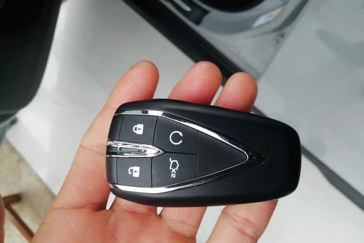 Used Changan UNI-V 2022 1.5T Prestige Version