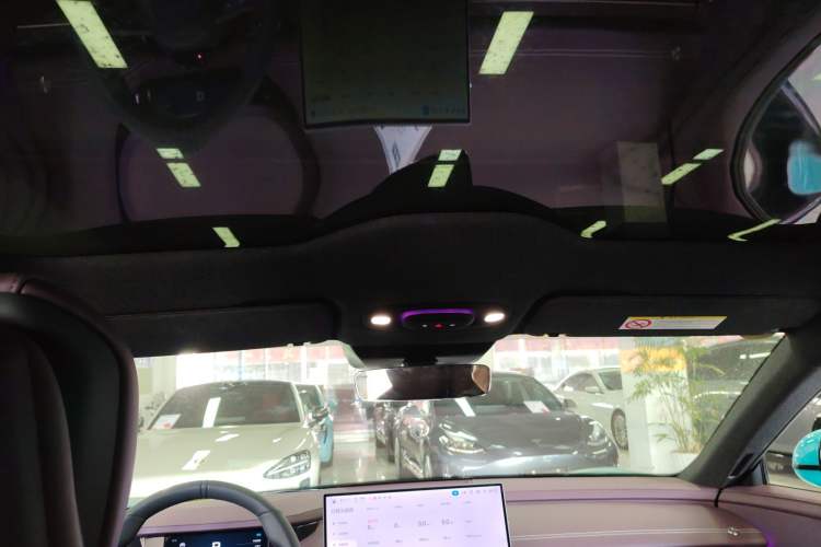 Used  SU7 2024 Rear-Drive Ultra-Long Range Advanced Pro-Level Intelligent Driving Version
