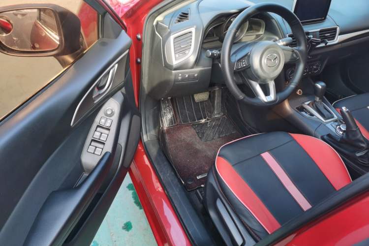 Used Mazda Mazda 3 Axela 2017 Sedan 1.5L Automatic Comfort Model Emission Standard China V
