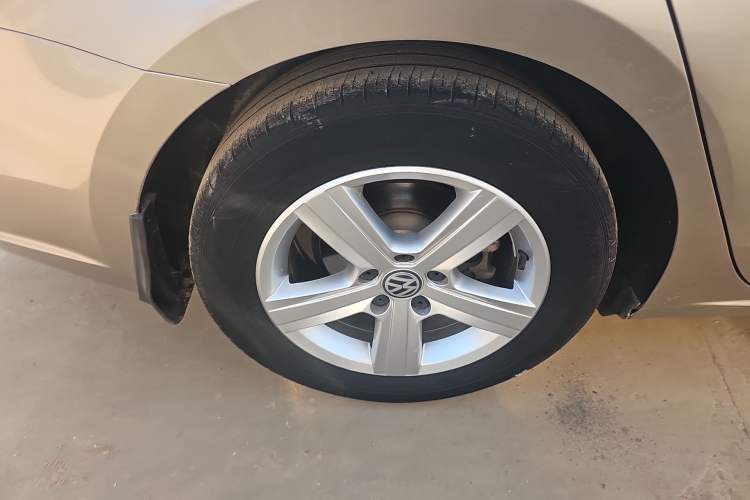 Used Volkswagen Lamando 2017 230TSI DSG Fashion Edition
