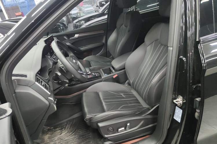 Used Audi Q5L 2023 40T Luxury Dynamic Model
