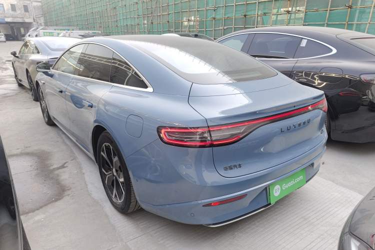 Used Hima Luxeed S7 2025 705 km Max
