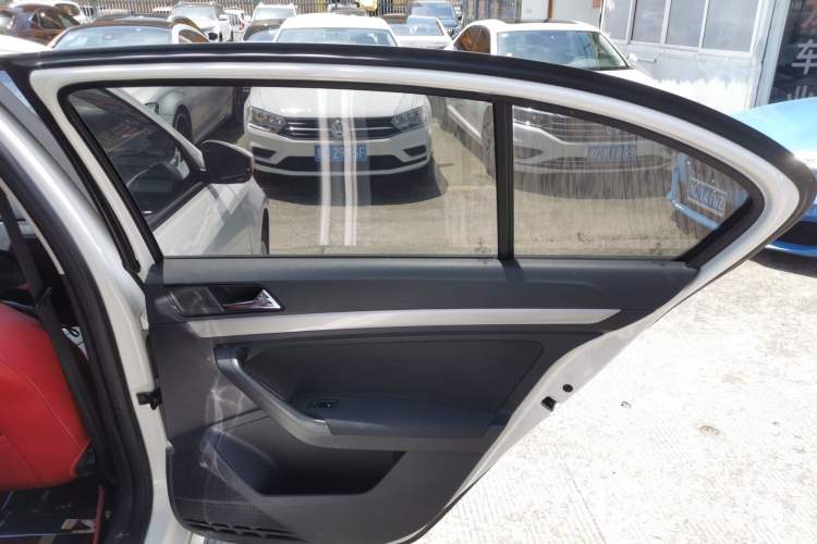 Used Volkswagen Lavida 2017 1.6L Automatic Fashion Edition
