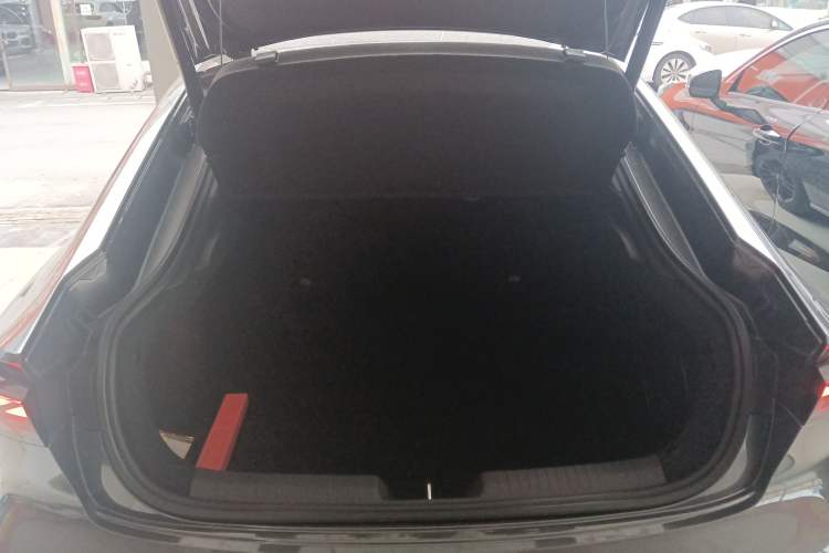 Used Changan UNI-V 2023 2.0T Leading-Speed Edition
