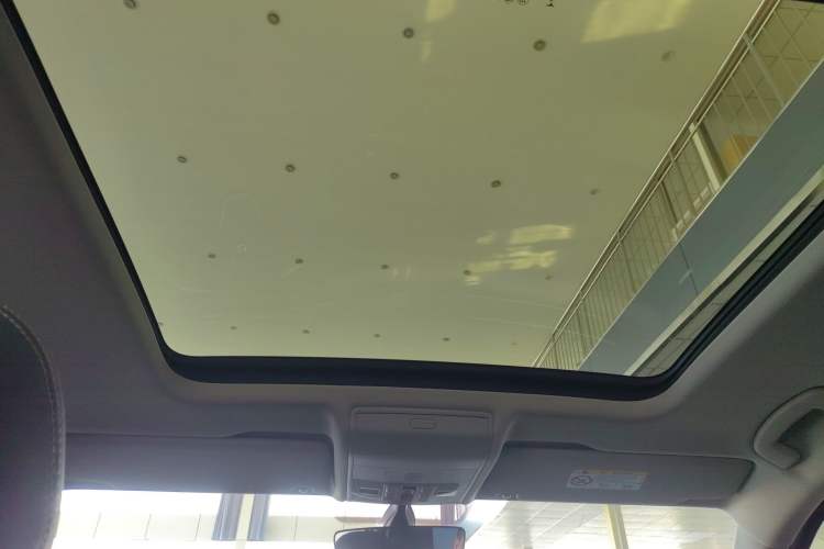 Used Volkswagen Tiguan L 2022 330TSI Automatic Two-Wheel Drive R-Line Enhanced Edition
