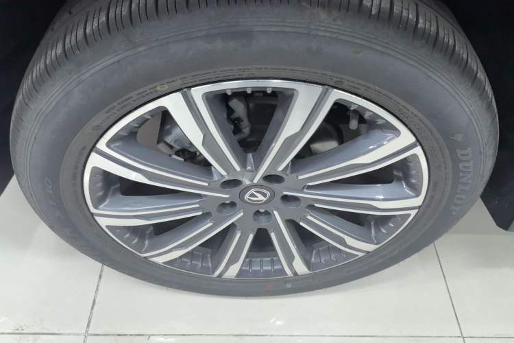 Used Changan CS75 PLUS 2024 3rd Generation Champion Edition 2.0T Intelligent Drive Performance Model
