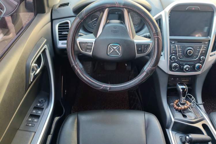 Used JMC Yusheng S350 2013 2.4T Automatic 2WD Diesel Luxury Edition 5 Seats
