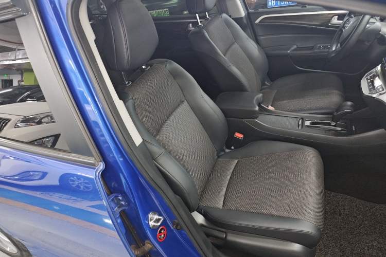 Used Honda Jade 2017 1.8L automatic Comfort version 5 seats
