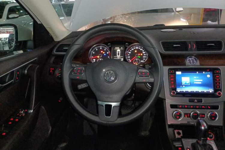 Used Volkswagen Magotan 2012 Travel Edition 2.0 TSI Comfort Version