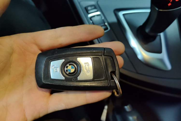 Used BMW 3 Series 2016 320Li Ambition Model
