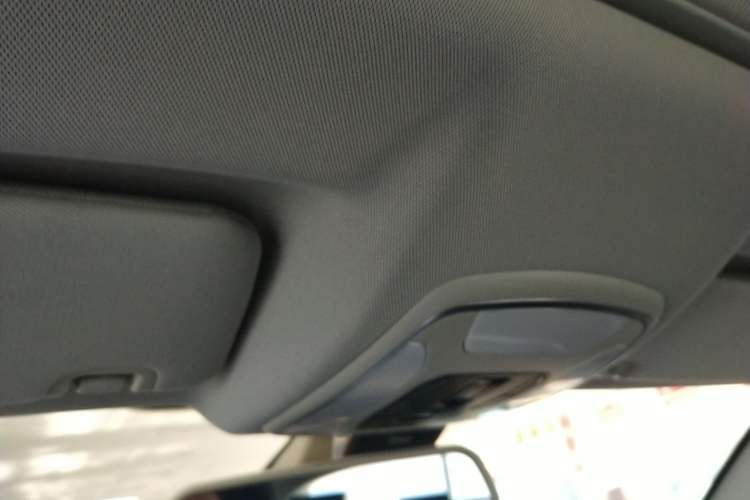 Used Zotye SR7 2016 1.5T CVT Cube Heart Edition China IV Standard
