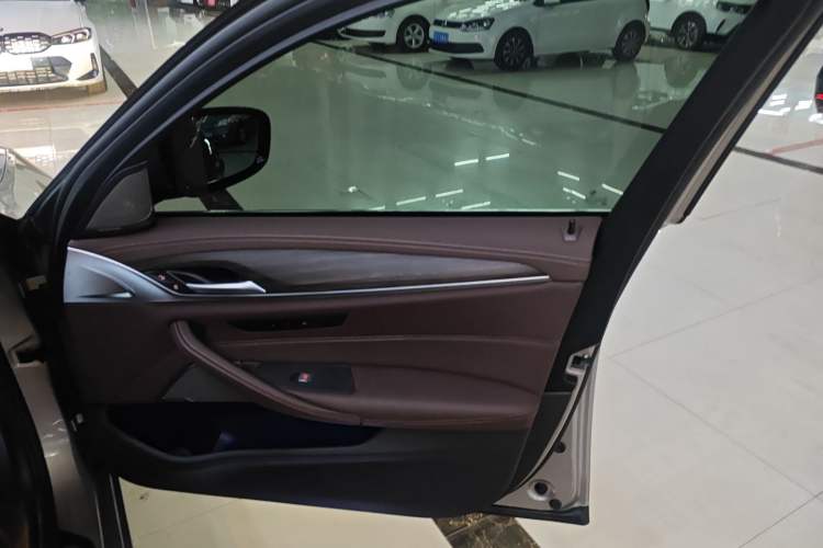 Used BMW 5 Series 2021 530Li Luxury Edition Premium Package
