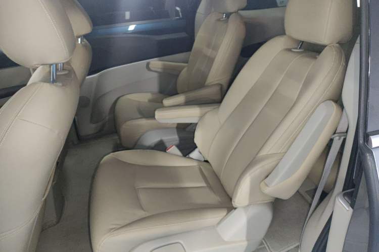 Used Buick GL8 2023 Land Executive Class Comfort Model
