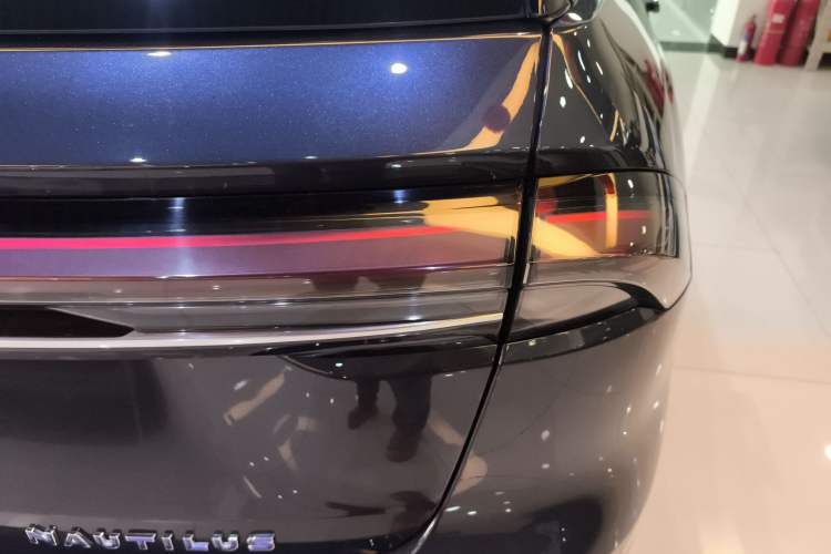 Used Lincoln Nautilus 2023 2.0T All-Wheel-Drive Zunrui Hybrid Version
