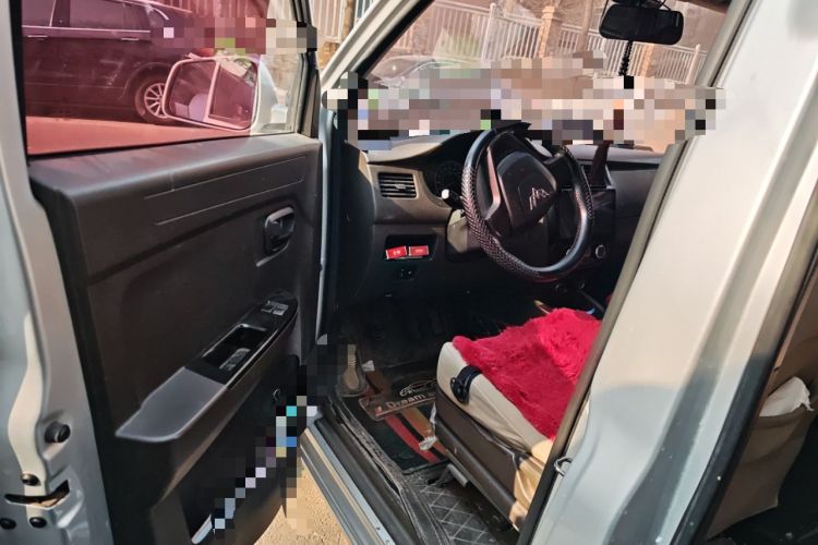 Used Wuling Rongguang V 2018 1.5L Standard Version
