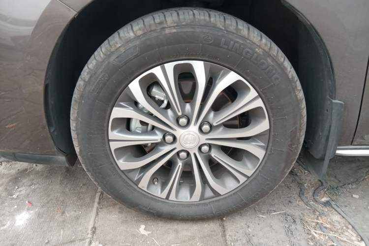 Used Buick GL8 2023 Land Executive Class Comfort Model
