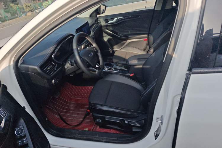 Used Ford Focus 2021 Hatchback EcoBoost 180 Automatic Titanium Edition
