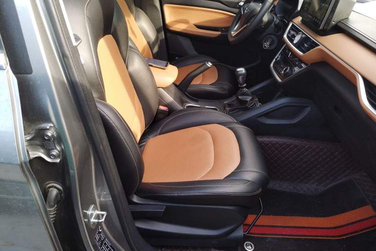 Used Wuling Hongguang S3 2018 1.5T Manual Luxury Model China V Standard