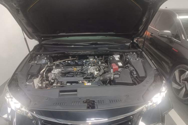 Used Toyota Avalon 2019 2.5L Touring Premium Version China VI Standard
