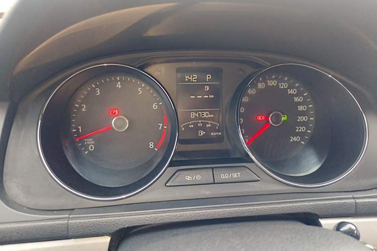 Used Volkswagen Lavida 2015 1.6L Automatic Comfort Edition
