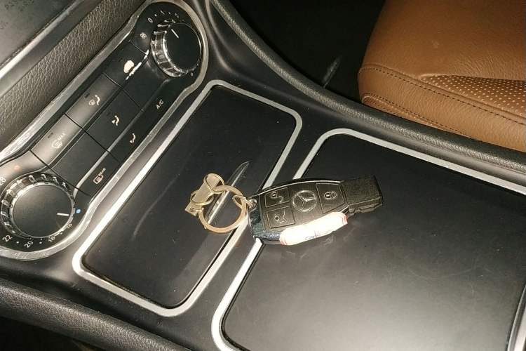 Used Mercedes-Benz CLA 2014 CLA 260 4MATIC
