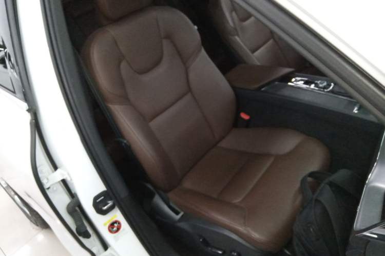 Used Volvo XC60 2019 T5 4x4 Smart Edition China VI Standard
