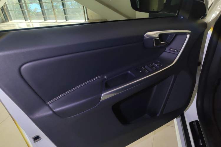 Used Volvo XC60 2015 T5 AWD Zhiyuan Edition
