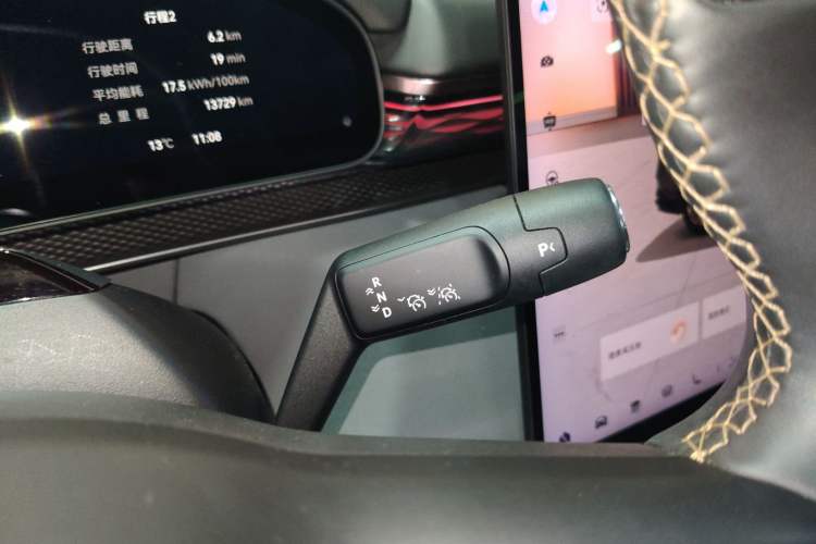 Used Zeekr 7X 2025 100 kWh Long-Range Rear-Wheel Drive with Intelligent Driving Features