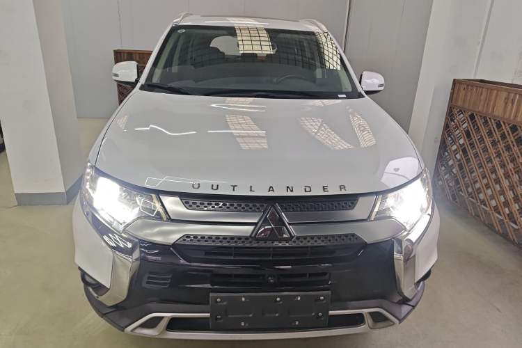 Used Mitsubishi Outlander 2019 2.0L Two-Wheel Drive Comfort Edition 7-Seater China VI Standard

