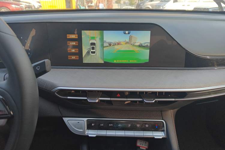 Used Changan Eado 2023 Changan Edition PLUS Blue Whale NE 1.4T GDI DCT Prestige Version
