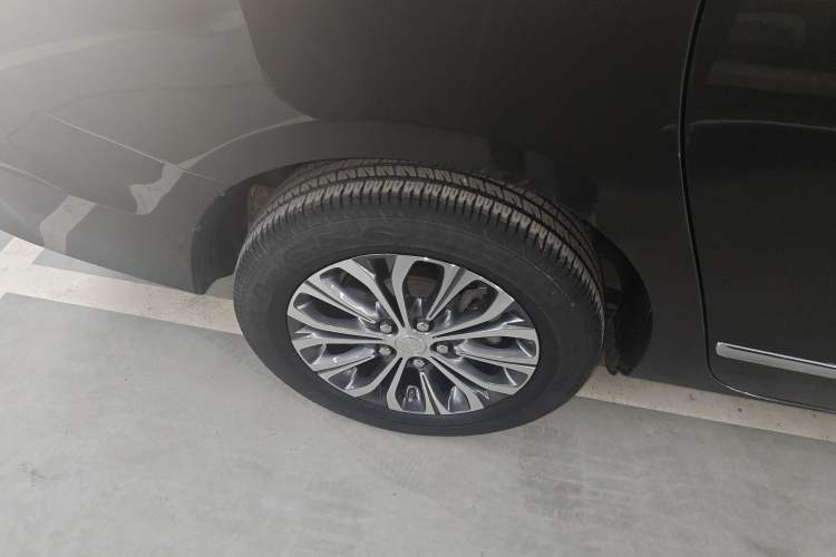 Used Buick GL8 2021 Land Cruiser Executive Class 652T Luxury Model