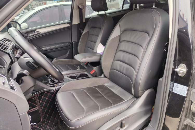 Used Volkswagen Tiguan L 2019 Revised 330TSI Automatic Two-Wheel Drive Smart & Luxury Edition China VI Standard
