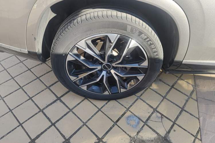 Used Roewe RX9 2023 2.0T All-Wheel-Drive Luxury Edition
