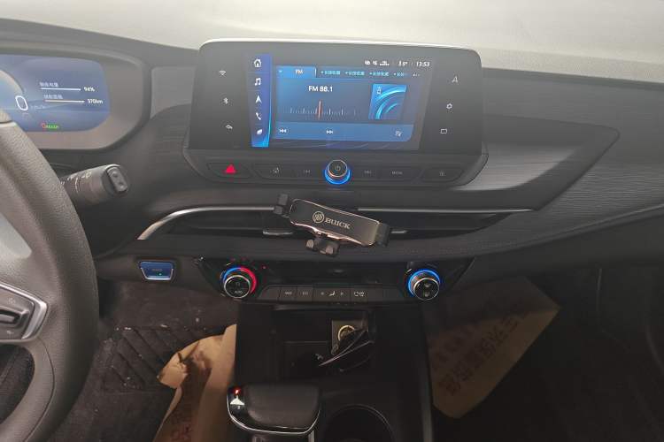 Used Buick Velite 6 2023 430km Range Commuter Version
