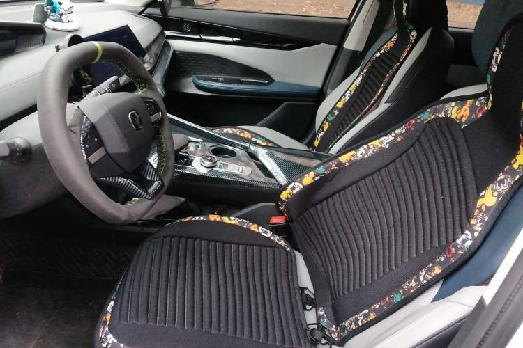 Used Changan UNI-V iDD 2023 Zhidian iDD 1.5T 113km Smart & Fun Version (Rapid Edition)