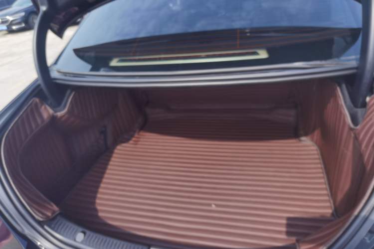 Used Mercedes-Benz E-Class 2022 Second Facelift E 300 L Luxury Edition