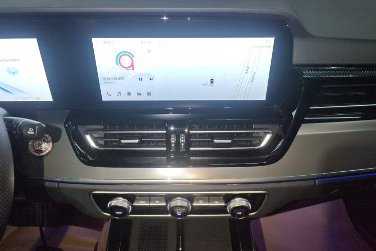 Used Hongqi HS5 2023 2.0T Qixiang Pro Edition
