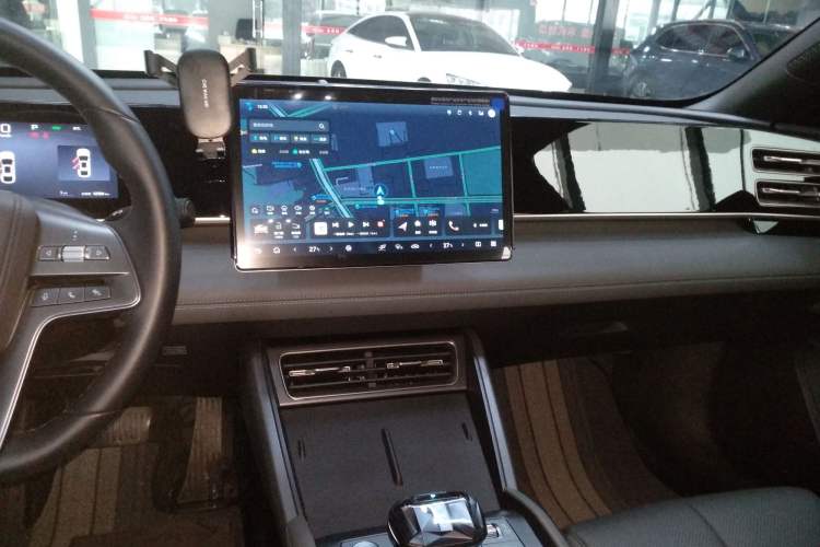 Used BYD Qin L 2025 DM-i Smart Drive 80KM Leading Model
