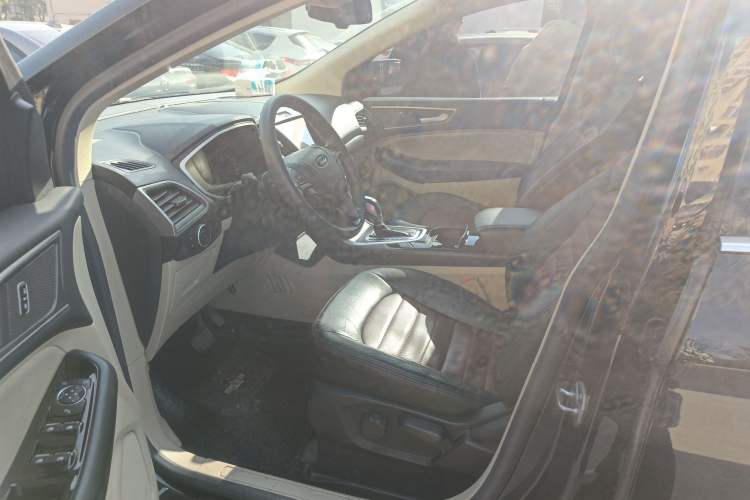 Used Ford Edge 2016 EcoBoost 245 Two-Wheel-Drive Titanium 5-Seater
