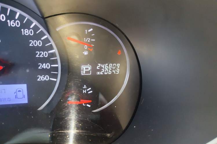 Used Nissan Quest 2015 3.5L SL
