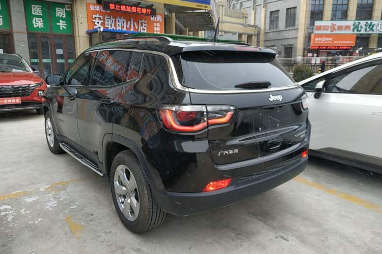 Used  Compass 2019 200T Automatic Family Edition - Connected Large Screen Version