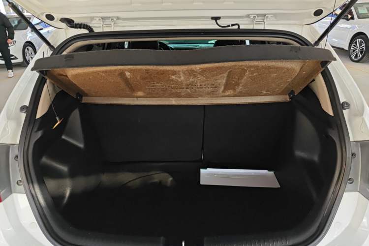 Used Kia K2 2015 Hatchback 1.4L AT GLS Cool Edition