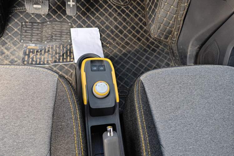 Used Chery QQ Ice Cream 2022 170km Sundae Phosphate Lithium-Ion