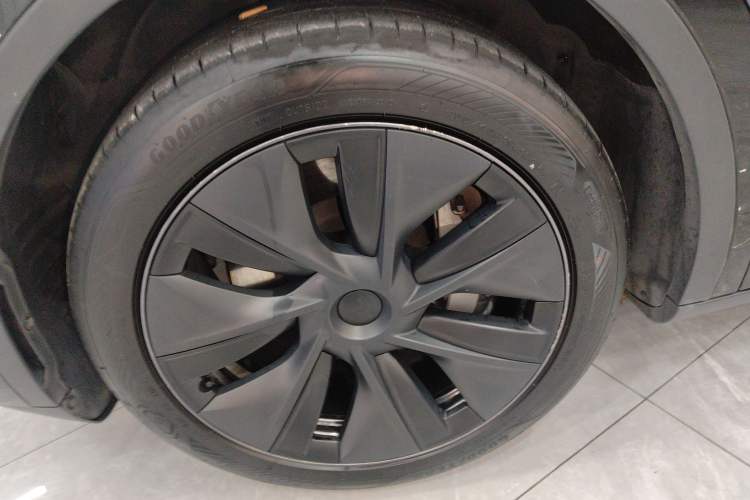 Used Tesla Model Y 2023 Rear-Wheel-Drive Version

